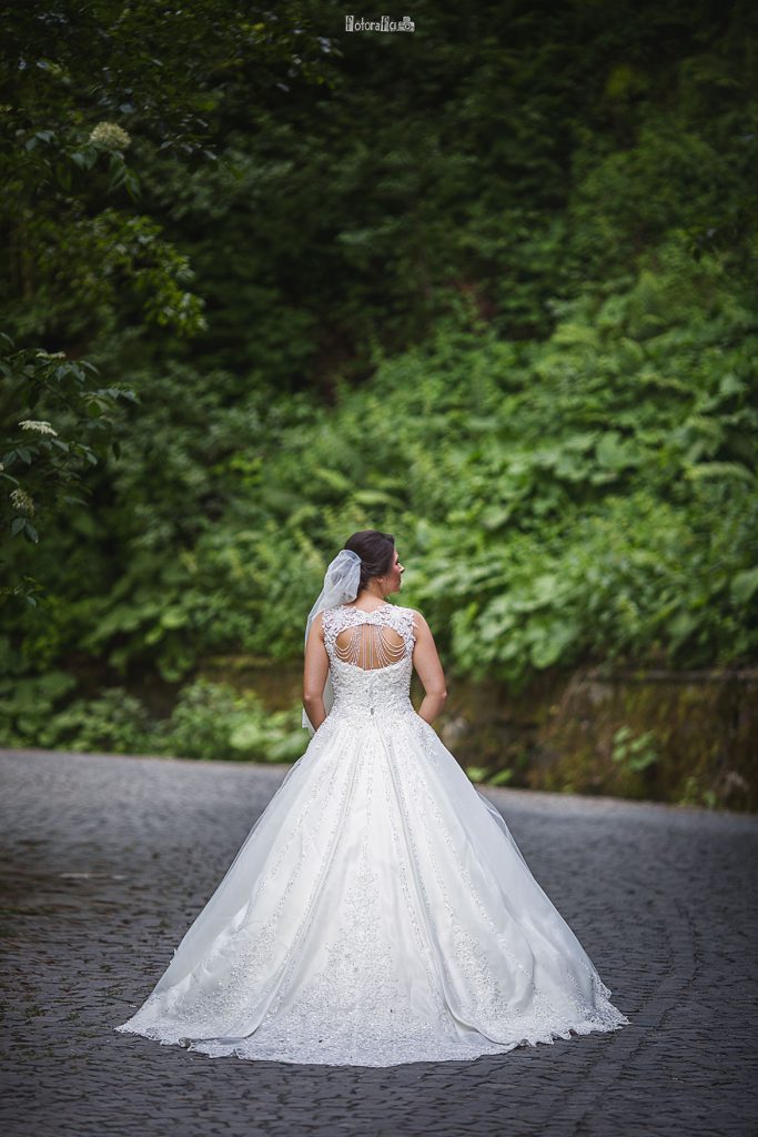 Elif Salman Mutluluğun Dansı Fotorafci.com / Trabzon – Zehra Şılbır | Profesyonel Fotoğrafçı Hizmetleri