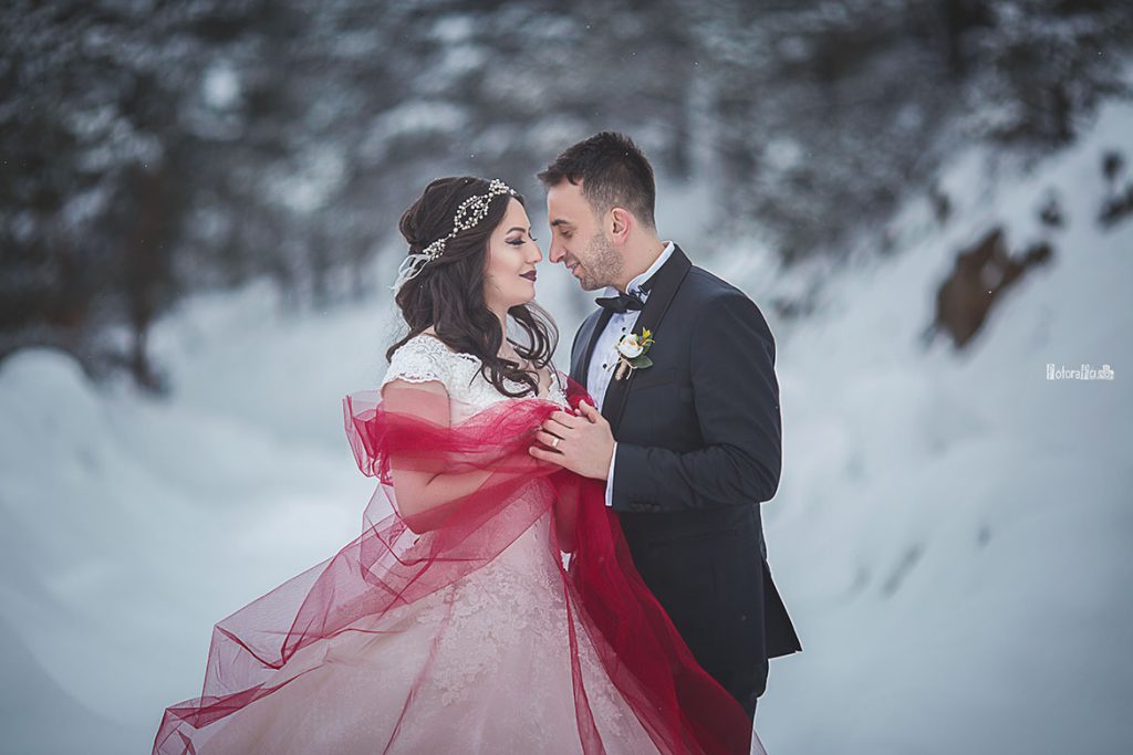 Nagihan Bahadır Beyazın Ortasında Yanan Aşk Fotorafci.com / Trabzon – Zehra Şılbır | Profesyonel Fotoğrafçı Hizmetleri