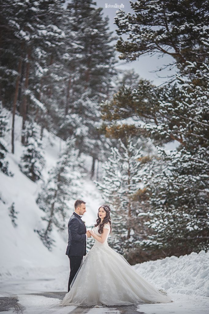 Nagihan Bahadır Beyazın Ortasında Yanan Aşk Fotorafci.com / Trabzon – Zehra Şılbır | Profesyonel Fotoğrafçı Hizmetleri