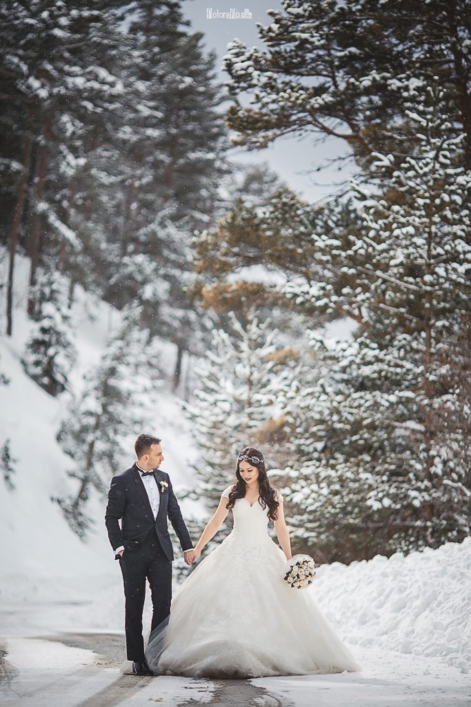Nagihan Bahadır Beyazın Ortasında Yanan Aşk Fotorafci.com / Trabzon – Zehra Şılbır | Profesyonel Fotoğrafçı Hizmetleri