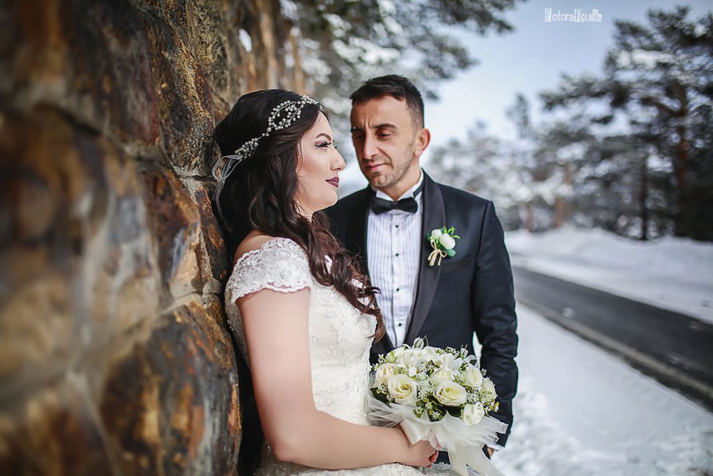 Nagihan Bahadır Beyazın Ortasında Yanan Aşk Fotorafci.com / Trabzon – Zehra Şılbır | Profesyonel Fotoğrafçı Hizmetleri