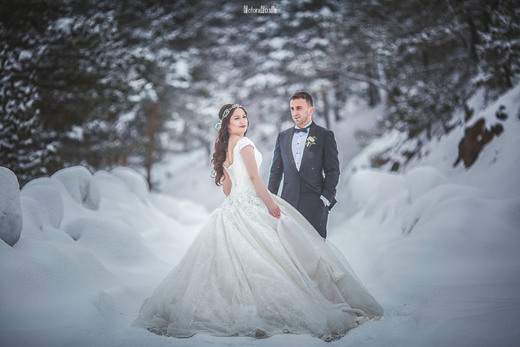 Nagihan Bahadır Beyazın Ortasında Yanan Aşk Fotorafci.com / Trabzon – Zehra Şılbır | Profesyonel Fotoğrafçı Hizmetleri