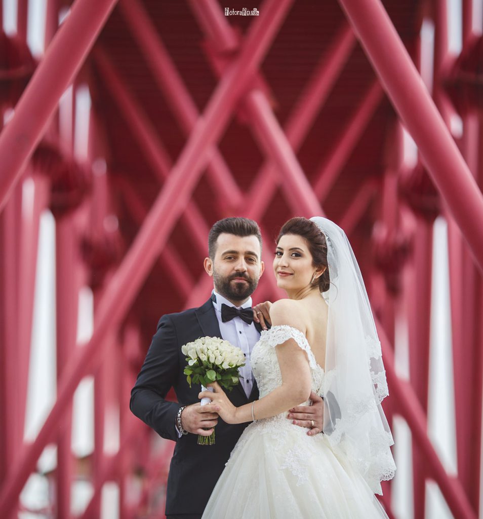 Özge Ersen Aşkın Kırmızı Köprüsü Fotorafci.com / Trabzon – Zehra Şılbır | Profesyonel Fotoğrafçı Hizmetleri Özge Ersen Aşkın Kırmızı Köprüsü Fotorafci.com / Trabzon – Zehra Şılbır | Profesyonel Fotoğrafçı Hizmetleri