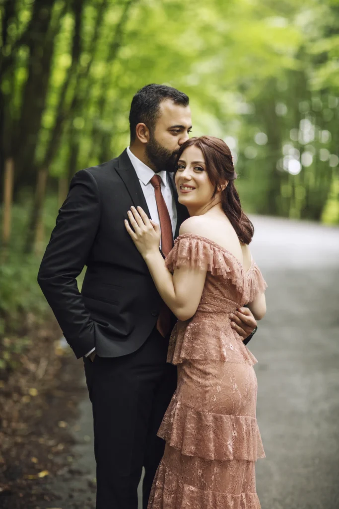 Trabzon Nişan Hikayesi: Gizem ve Ali’nin Doğadaki Aşk Masalı Fotorafci.com / Trabzon – Zehra Şılbır | Profesyonel Fotoğrafçı Hizmetleri Trabzon Nişan Hikayesi: Gizem ve Ali’nin Doğadaki Aşk Masalı Fotorafci.com / Trabzon – Zehra Şılbır | Profesyonel Fotoğrafçı Hizmetleri