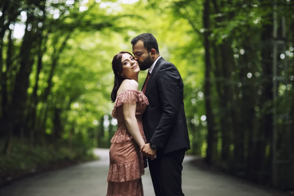 Trabzon Nişan Hikayesi: Gizem ve Ali’nin Doğadaki Aşk Masalı Fotorafci.com / Trabzon – Zehra Şılbır | Profesyonel Fotoğrafçı Hizmetleri Trabzon Nişan Hikayesi: Gizem ve Ali’nin Doğadaki Aşk Masalı Fotorafci.com / Trabzon – Zehra Şılbır | Profesyonel Fotoğrafçı Hizmetleri