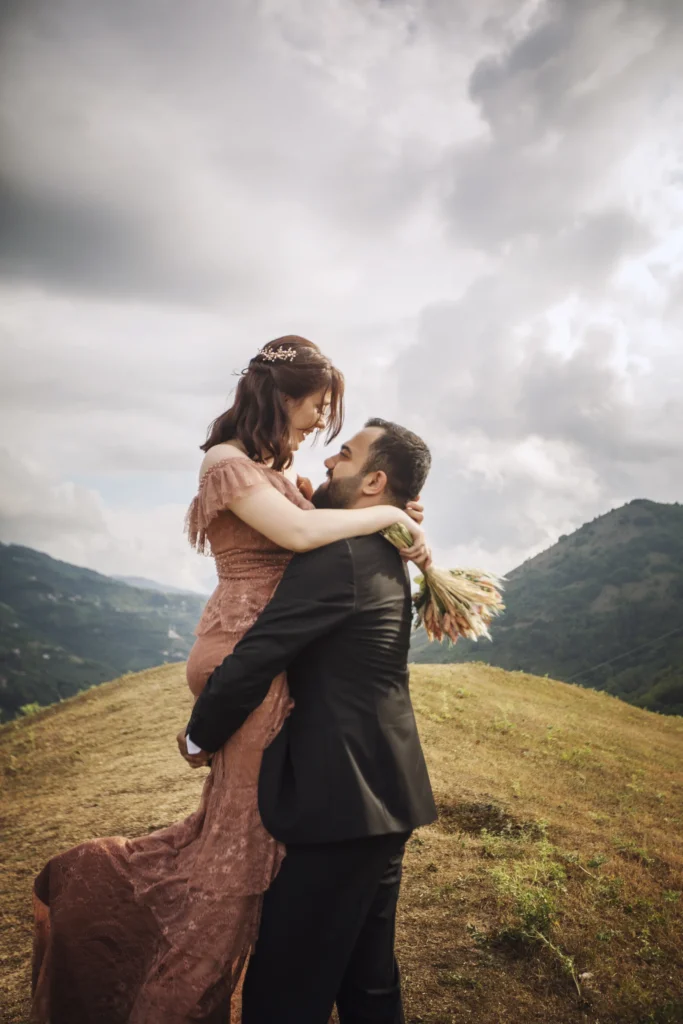 Trabzon Nişan Hikayesi: Gizem ve Ali’nin Doğadaki Aşk Masalı Fotorafci.com / Trabzon – Zehra Şılbır | Profesyonel Fotoğrafçı Hizmetleri Trabzon Nişan Hikayesi: Gizem ve Ali’nin Doğadaki Aşk Masalı Fotorafci.com / Trabzon – Zehra Şılbır | Profesyonel Fotoğrafçı Hizmetleri